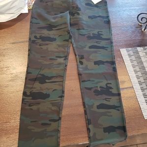 Camo leggings